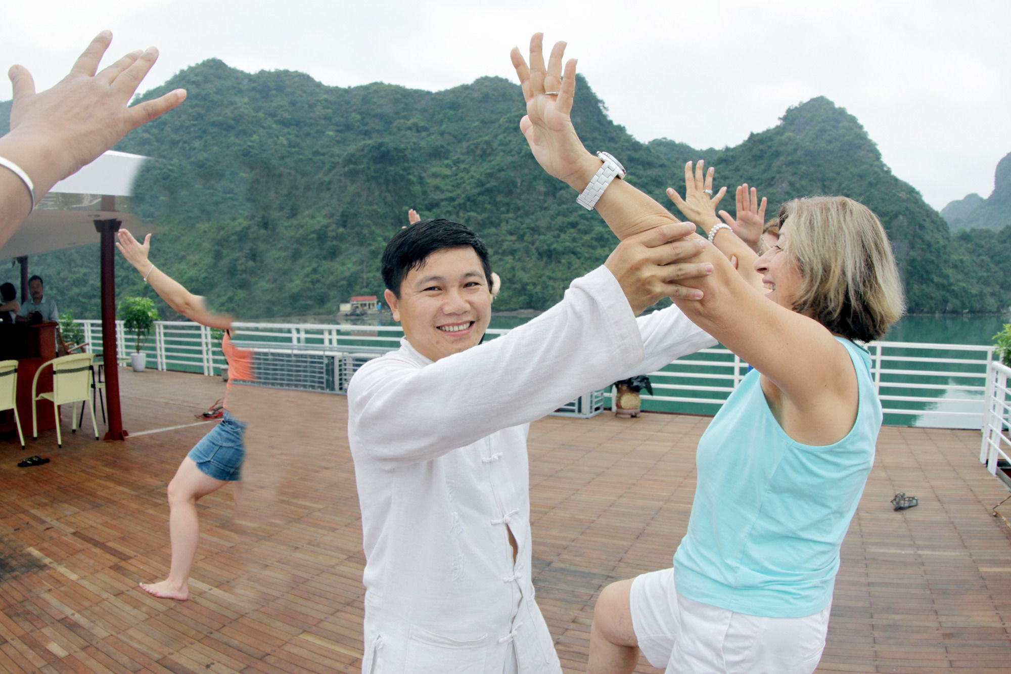 Huong Hai Sealife Cruise Ха Лонг Екстериор снимка